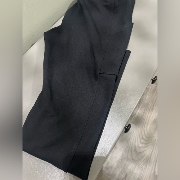 Lou & Grey Black Leggings Form-Fitting Stretch w/ Side Pockets sz Med - Picture 7 of 8